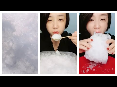 Eating Ice ASMR Her Crunchy White Ice ❄️ 吃冰 ｜ 얼음 먹기 ｜ 氷を食べる