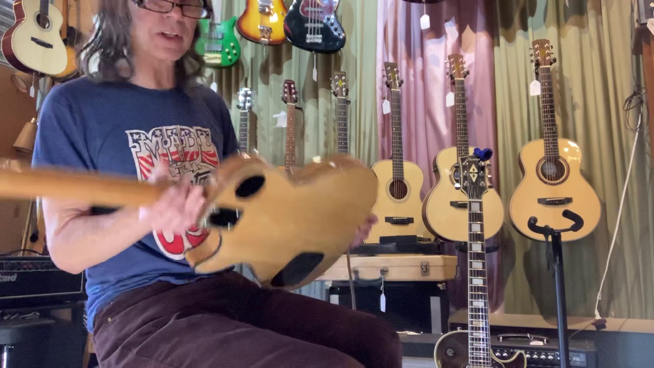 Hondo II and Penco Les Paul copies demoed with Rootbeer Audio amp