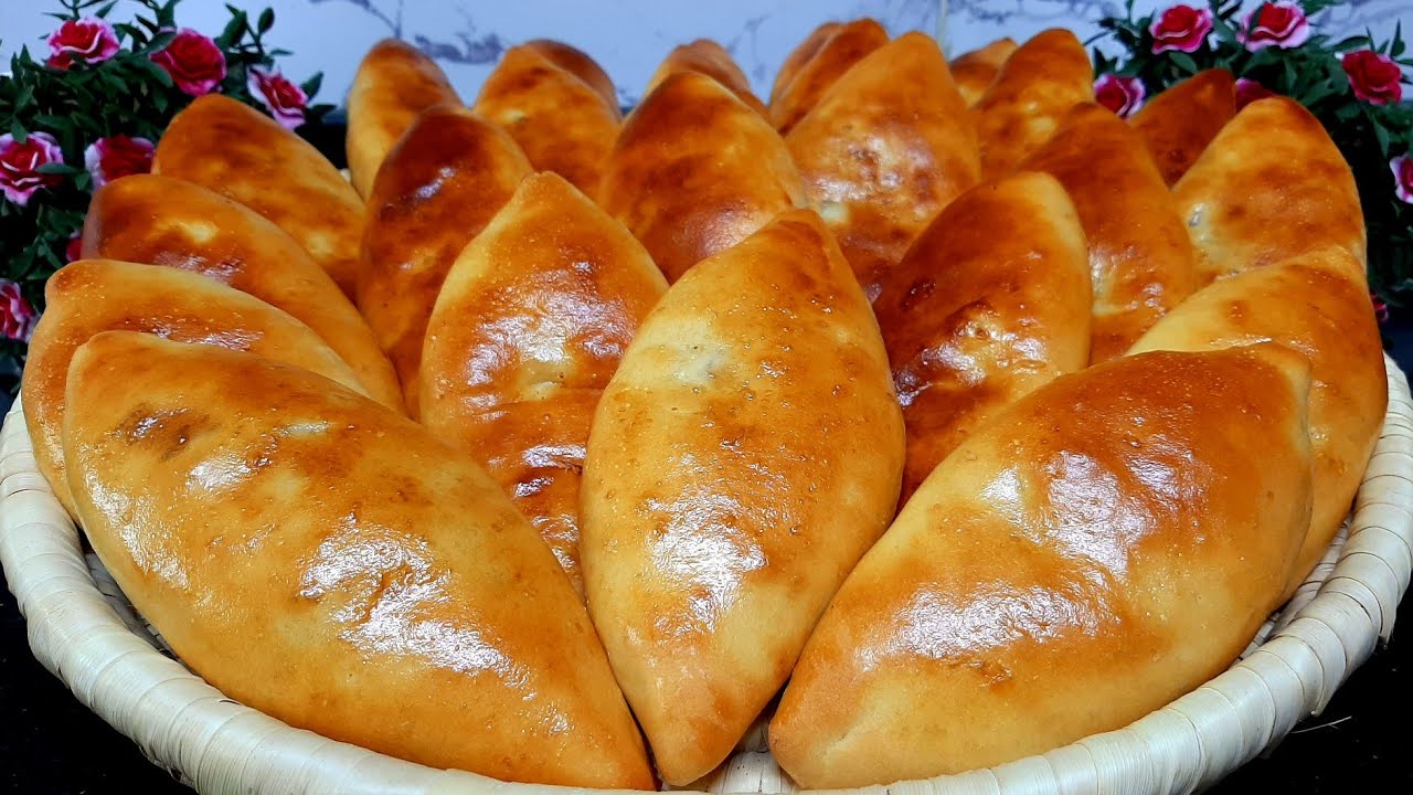 فطائر بحشوة التونة هشة وخفيفة وقيمتها الغذائية عالية