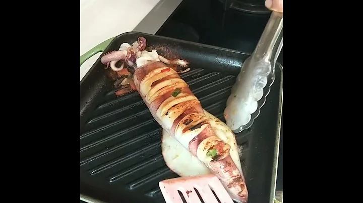 PAN GRILLED STUFFED SQUID / INIHAW NA PUSIT #shorts#remscooking #inihawnapusit #grilledsquid