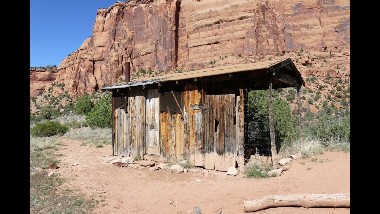 Hike in Devil's Canyon to an old Line Shack