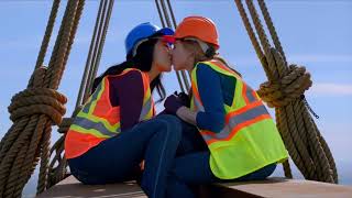 Sapphic Workplace, Lesbian Kissingai