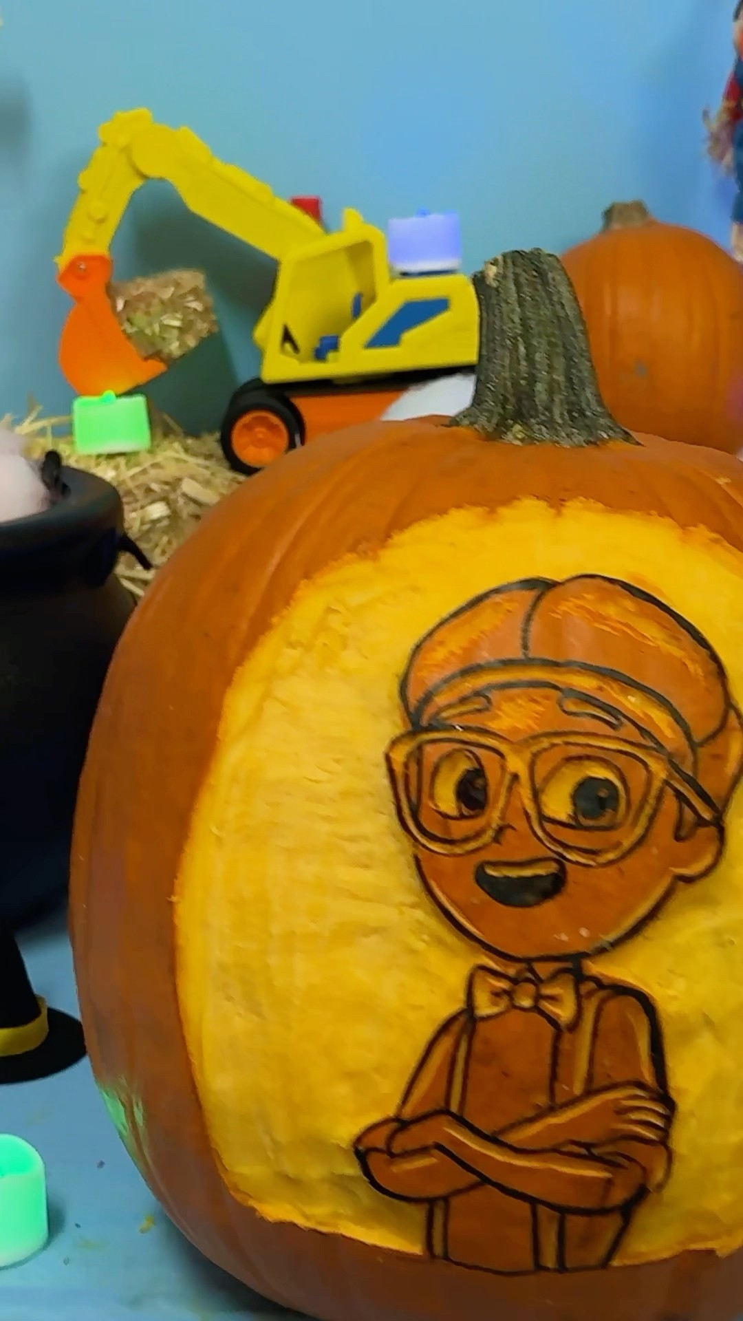 Easy Halloween Pumpkin Carving with Blippi! DIY Crafts for Kids! #blippi #shorts