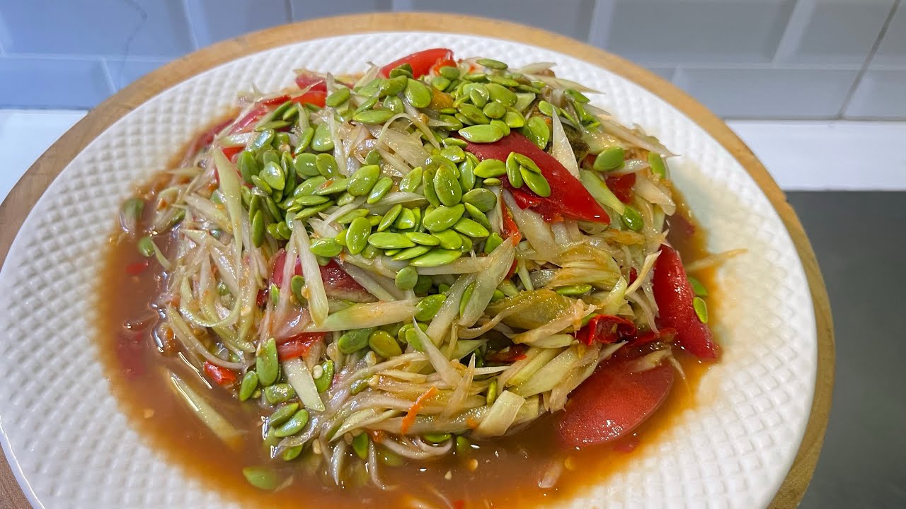 ส้มตำปลาร้ามะกอกทำง่ายๆ อร่อยแซ่บนัว ￼