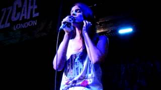 Información Lana Del Rey - Carmen - Jazz Cafe, London 10th April 2012 First time live! Noticias