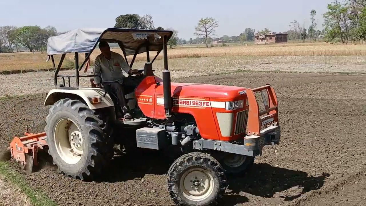 Swaraj 963fe 2wd tractor working in mud #shorts #trending #tractor