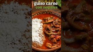 Guiso,carne con nopales y chile colorado