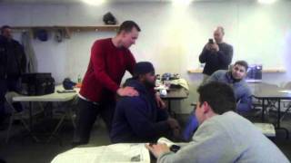 Skinny carpenter tries to choke hold big carpenter. Fucking hilario...