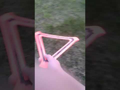 How to throw a triangle-boomerang!/AerobieOrbitor/