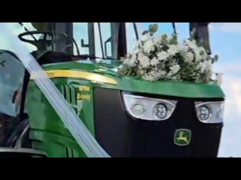 🍾🚜 Wedding roadblock