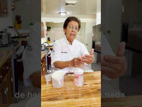 Video: Poner gel para pañales en la tierra vegetal: cómo usar el relleno para pañales para controlar la humedad