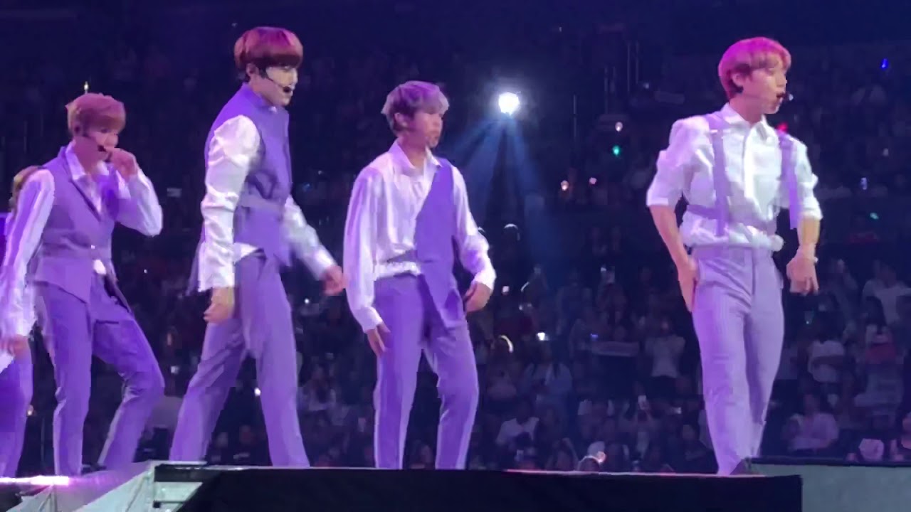 Wanna One (워너원) FULL PERFORMANCE KCON LA - August 11, 2018