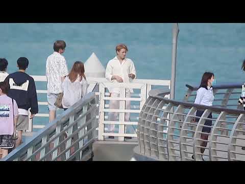 [04142021]Santa in white shirts, full of summer vibe