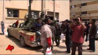 Rebels Retreat From Libya Oil Port Under Attack