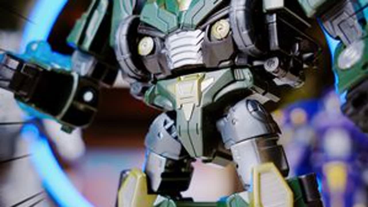 老油吧“主理人”真实身份...变形金刚天尊世代十三天元撷天萃 挺好玩的#抖音模玩同好会 #变形金刚 #十三天元 #撷天萃 #玩具