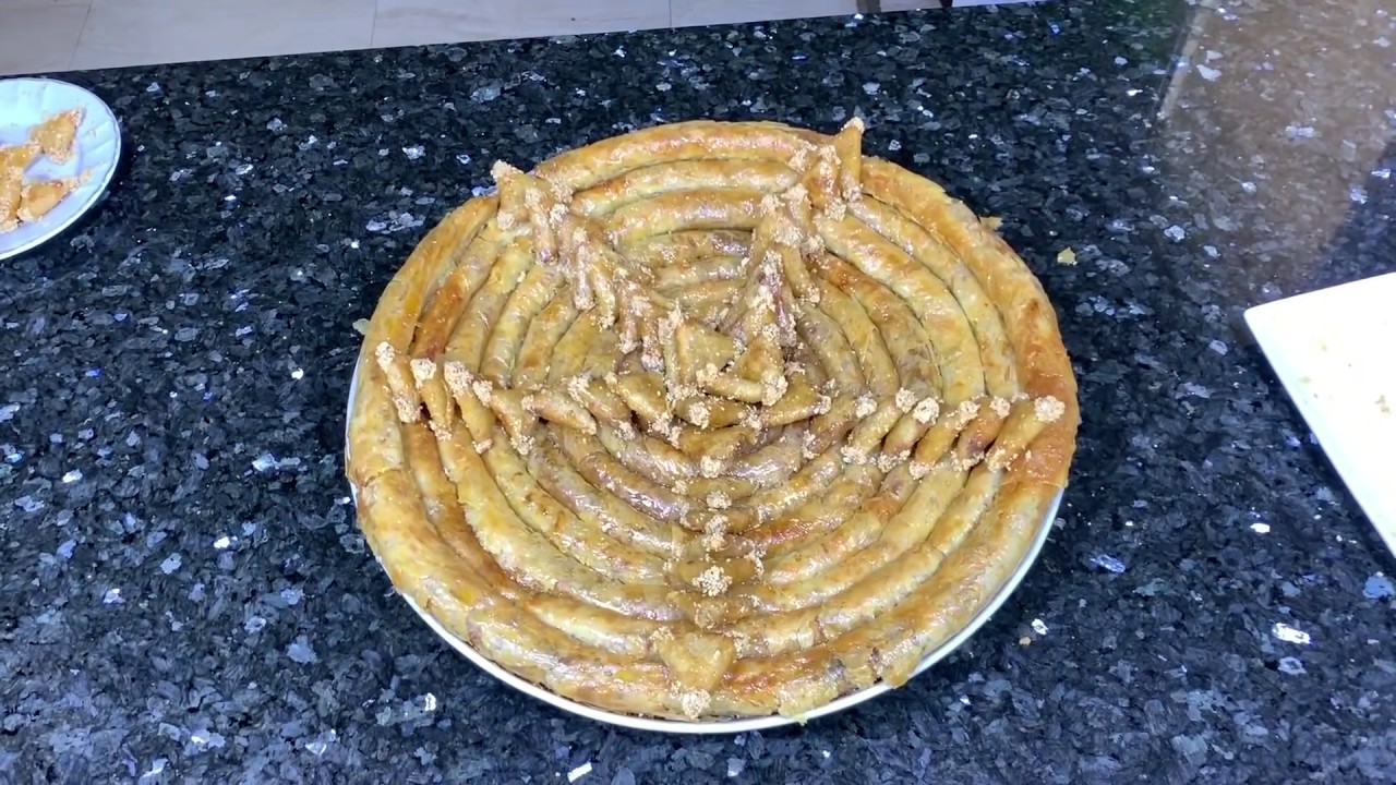 طريقة سهلة و بسيطة لتحضير المحنشة المغربية على الطريقة الوزانية باللوز و العسل و ماء الزهر المقطر