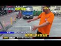 還沒拜媽祖險撞嬤！ 男拿東西「誤踩油門」撞攤車@newsebc