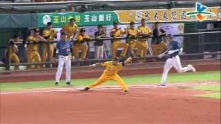 20130914 CPBL 猿vs象 8上 黃浩然點的太強勁 林煜清接到不用想就直接策動雙殺