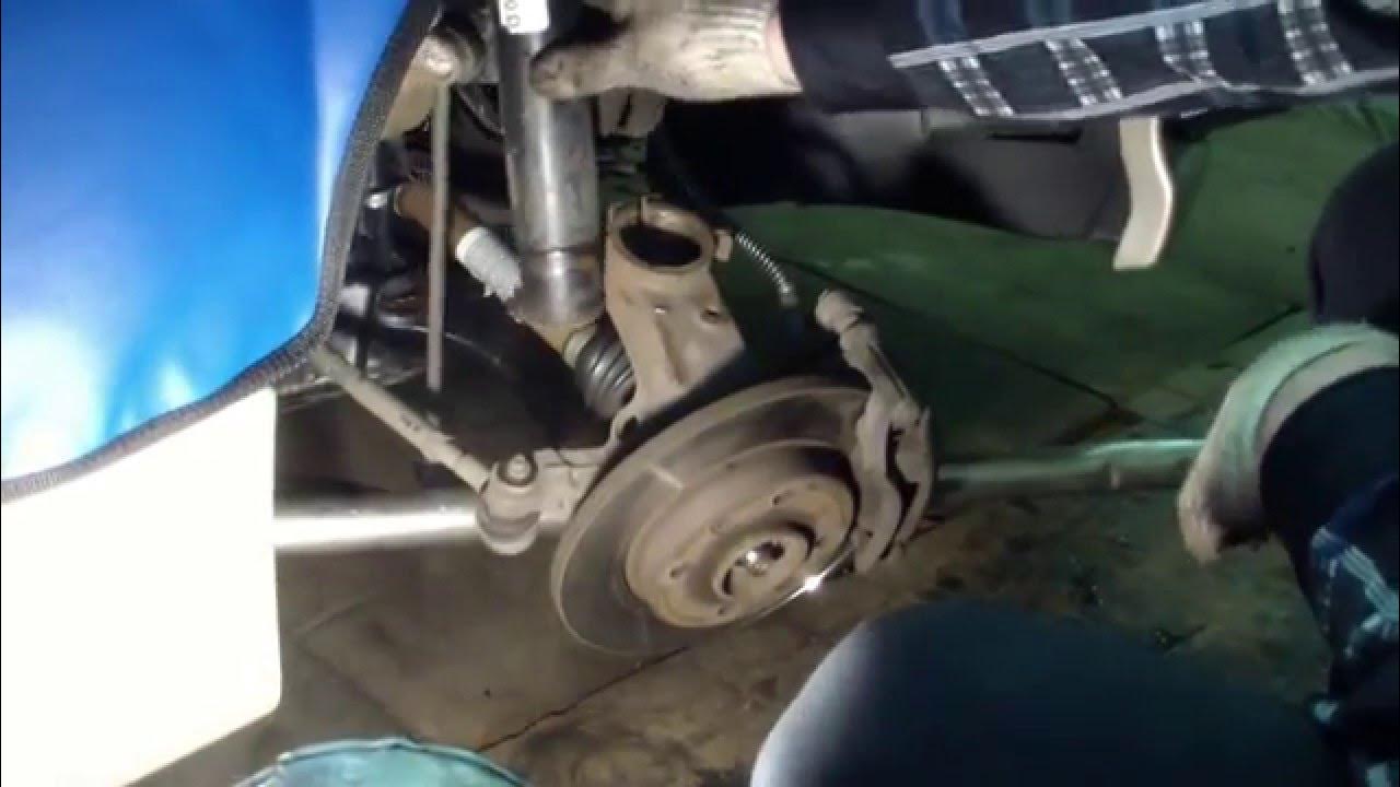 Подвесной подшипник пежо 206. Peugeot 206 шаровая. Подшипники торсионной балки пежо 206. Замена тормозных трубок пежо 406. Пежо 206 крышка под рулем.