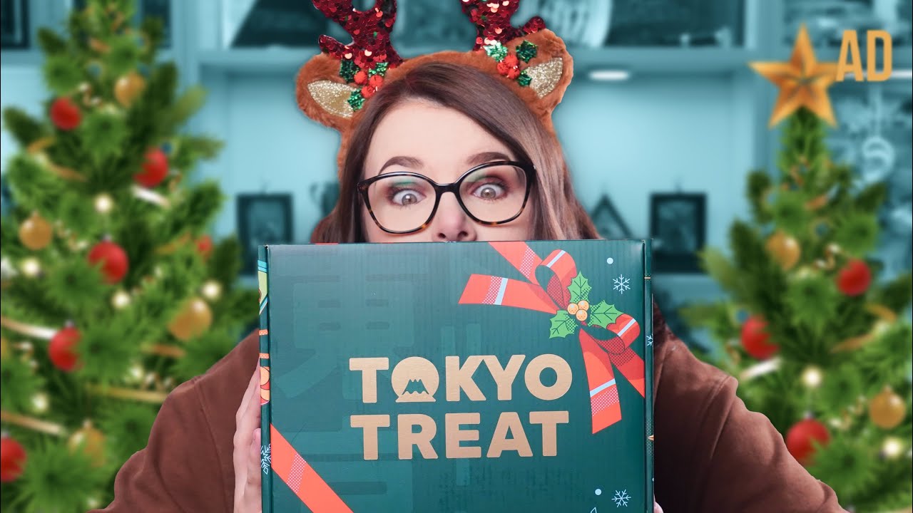 TRYING CHRISTMAS JAPANESE SNACKS?! 🎄 - YouTube