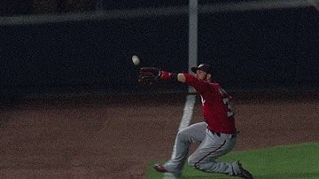 WSH@ATL: Harper robs Johnson with great sliding catch