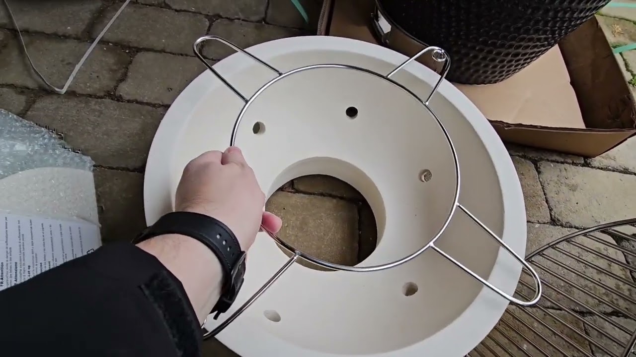 Unboxing Kamado grill Landmann, 48 cm.