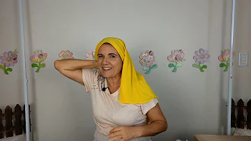 Que cor é a roupa do rei mago?