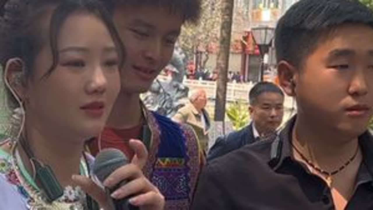 善喜款款鱼峰山山歌对唱#内容启发搜索 #山歌热门推送 #原创视频 #真人真唱 #鱼峰山公园山歌对唱