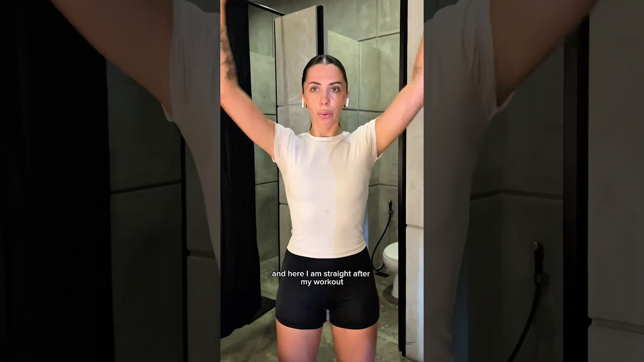 Our gradual tan formula & white clothes sittin’ in a tree🌲💋👀 