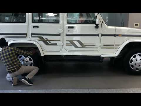 Services Offered By Mahindra Automotive Manufacturers Suv Vehicle Showroom