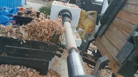 Automatic loading unloading cnc wood lathe machine turning cut round bar 2