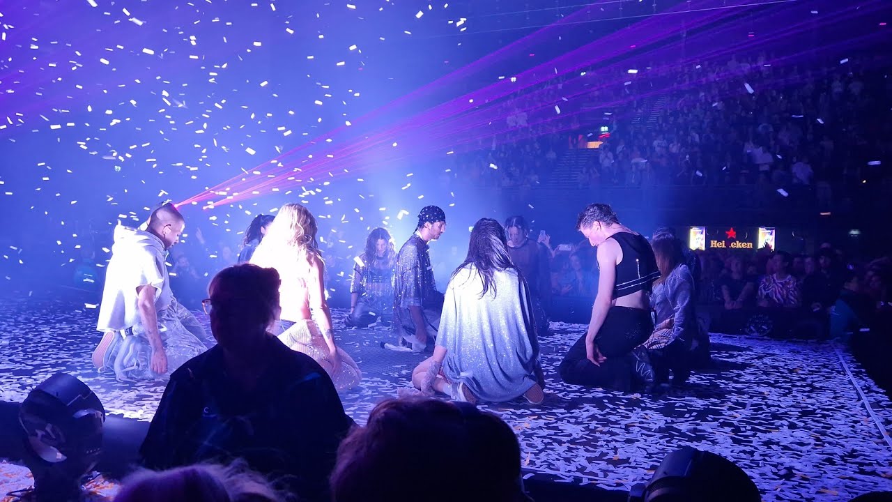 Oscar and the Wolf - Obsessed (Taste tour @ Ziggo Dome Amsterdam 20-03-2025)