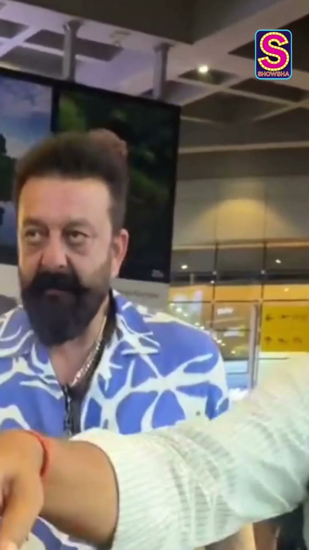 Sanju Baba Arrives At Airport In Style | Sanju Baba | Bollywood Superstar | News18 | N18S