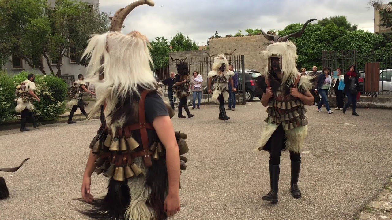 Monumenti aperti villamar 2018 , mamuthones samugheu