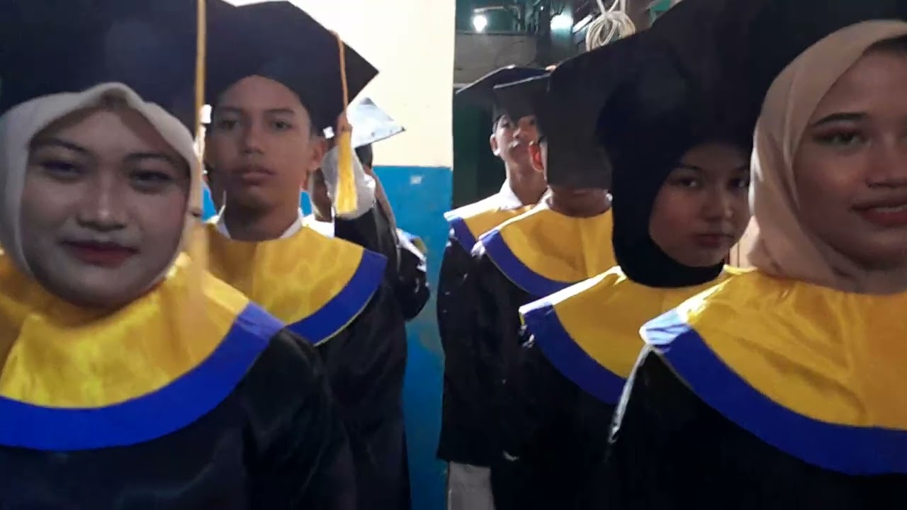 Pengantin wisuda  @masa_sekolah 