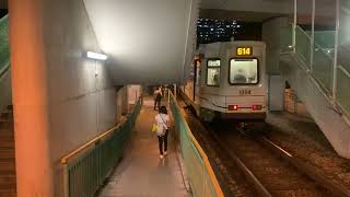 港鐵輕鐵第一期列車（1004）行走路綫614兼駛離市中心站四台