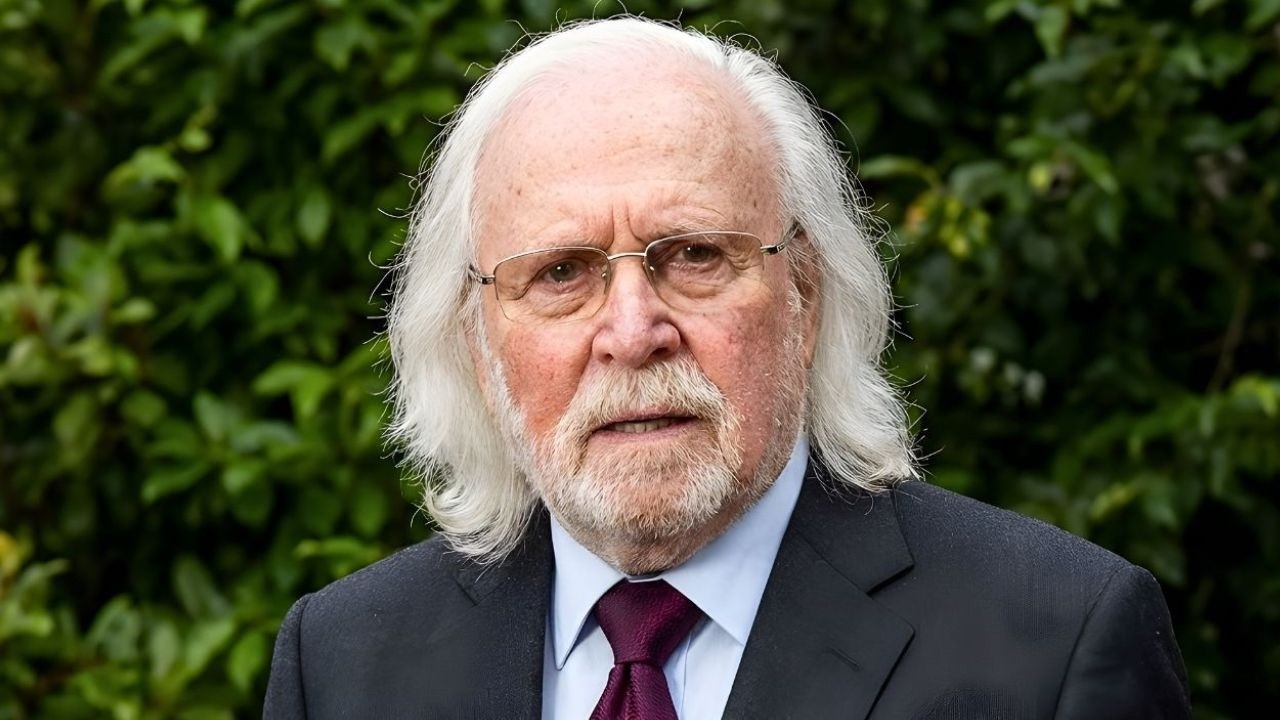 At 79, Barry Gibb Finally Opens Up and Reveals Truth About Cliff Richard