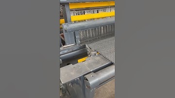 Automatic crimped wire mesh machine with 2-5mm wire diamater,is being commissioned #crimped #machine