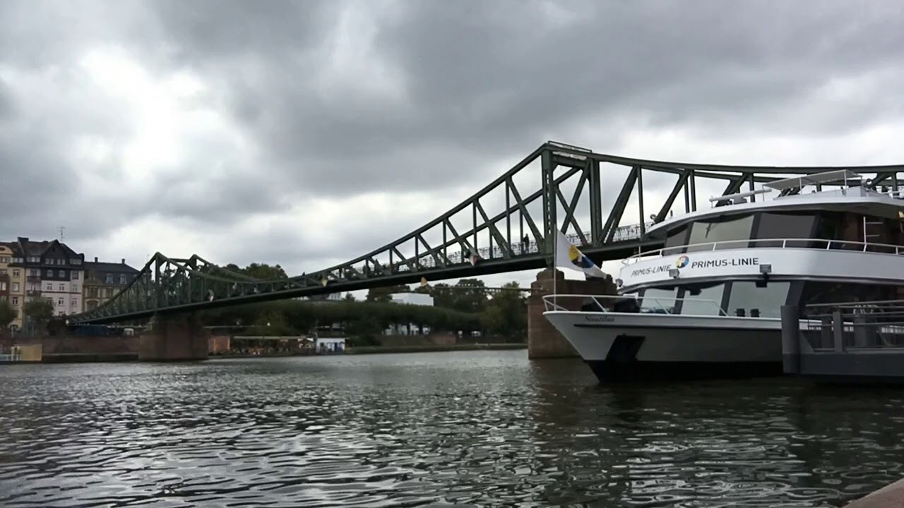 Time Lapse - Puente de Hierro Eiserner Steg, Frankfurt am Main, Alemania 2016