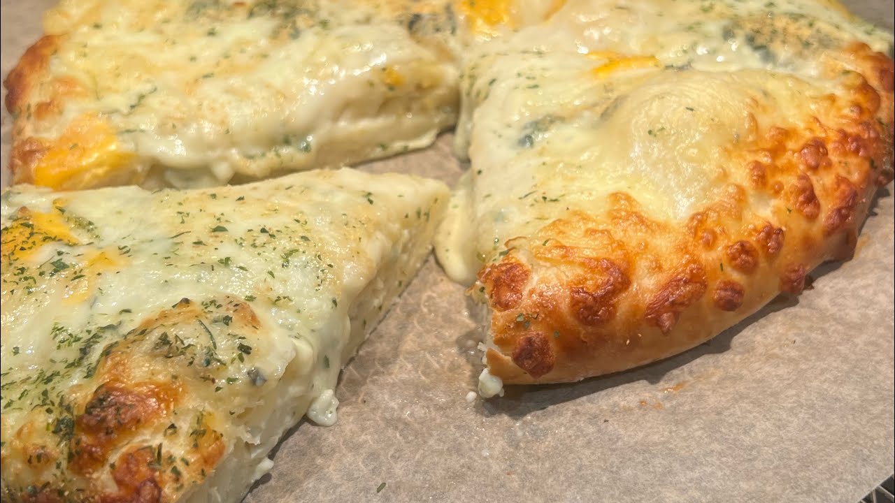 CHEESY BREAD / PAIN AU FROMAGE ET À L’AIL / FACILE RAPIDE ET DÉLICIEUX