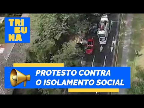 Carreata de bolsonaristas cobra reabertura do comércio em Curitiba na pandemia
