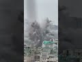 Noida me gairkanooni tarike se banayi gyi imarat ko giraya gea