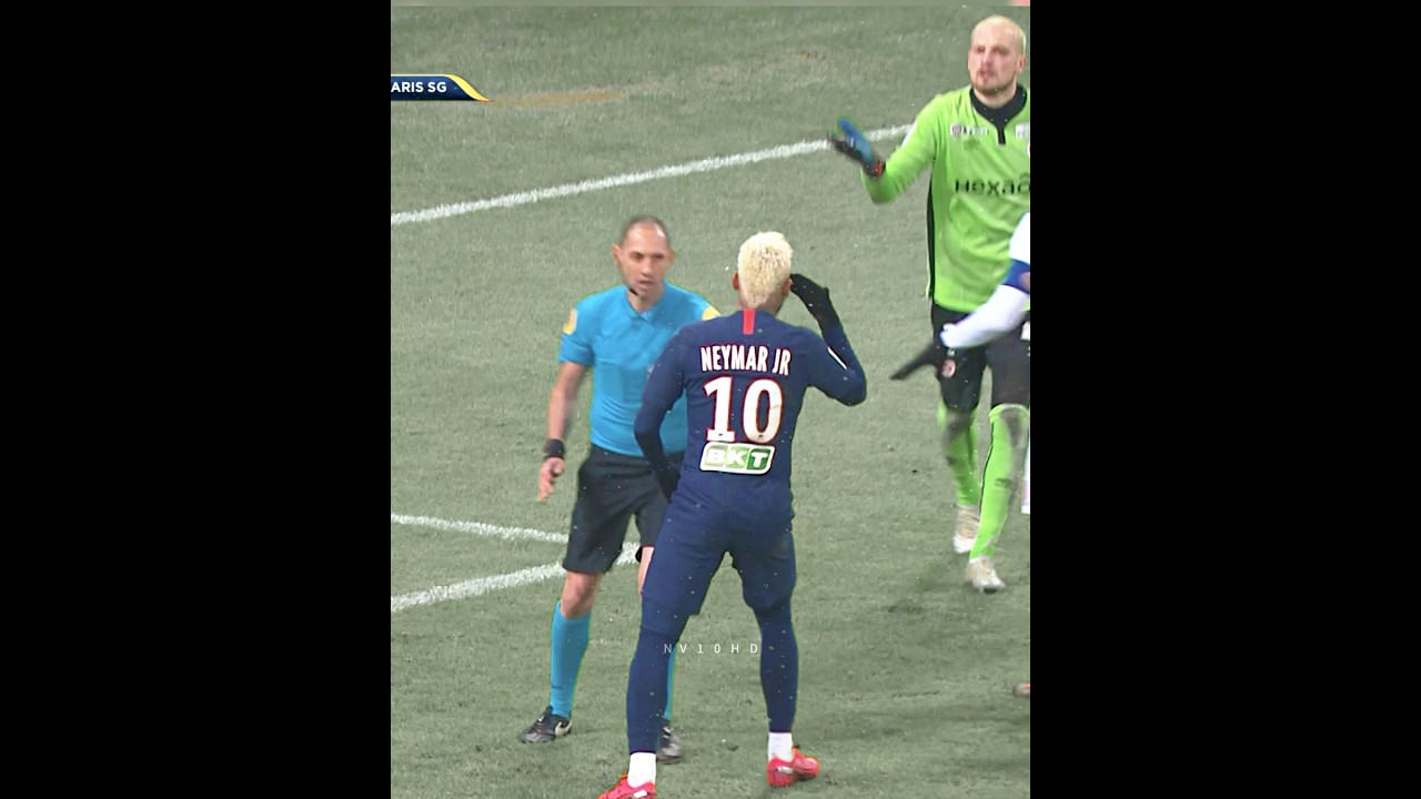 When Neymar Gets Angry with the Goalkeeper 😡👀
