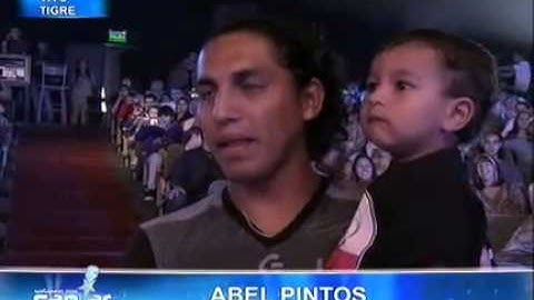 Soñando por cantar  - Abel Pintos sorprendió a Victoria Ses