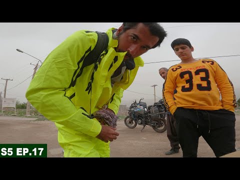 ARRIVED AT IRAQ BORDER AFTER RIDING IN BAD WEATHER S05 EP.17 PAKISTAN TO SAUDI ARABIA MOTORCYCLE