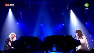 Laura Jansen &amp; Jaqueline Govaert - Singel Girls in a Big World [3FM Awards 2011]