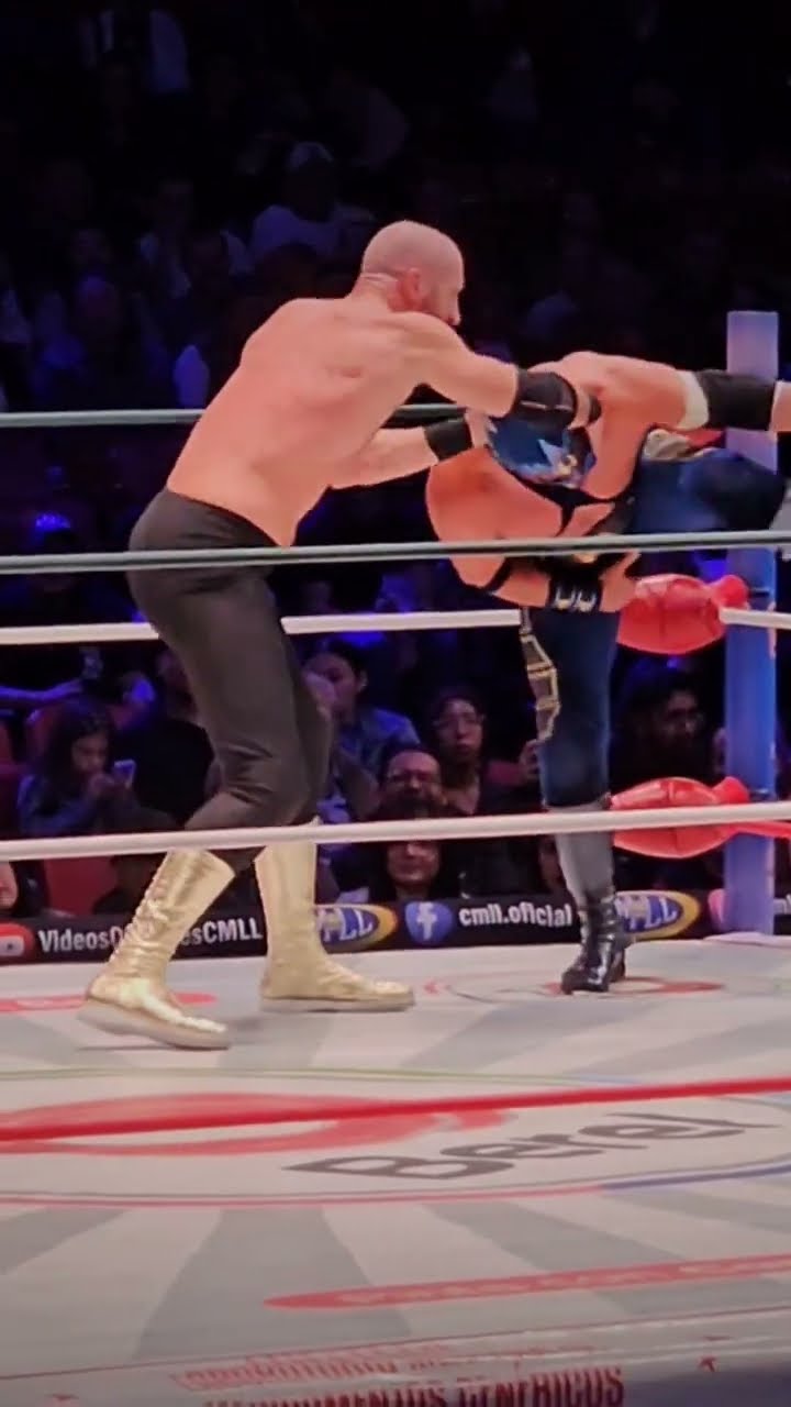 Claudio Castagnoli venció al Hechicero en la Arena México