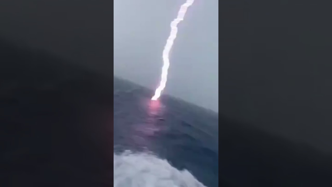 【雷】③The Most Powerful Scene Nature Displays(自然が魅せる、最もパワフルな光景)