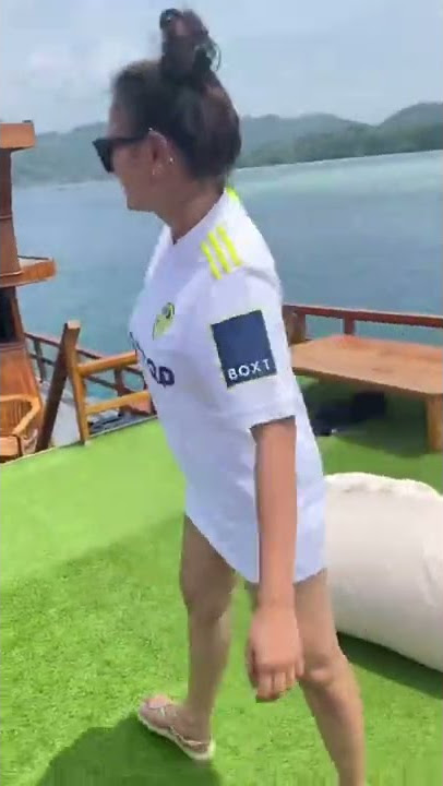 Sasha carissa model yang sedang naik daun