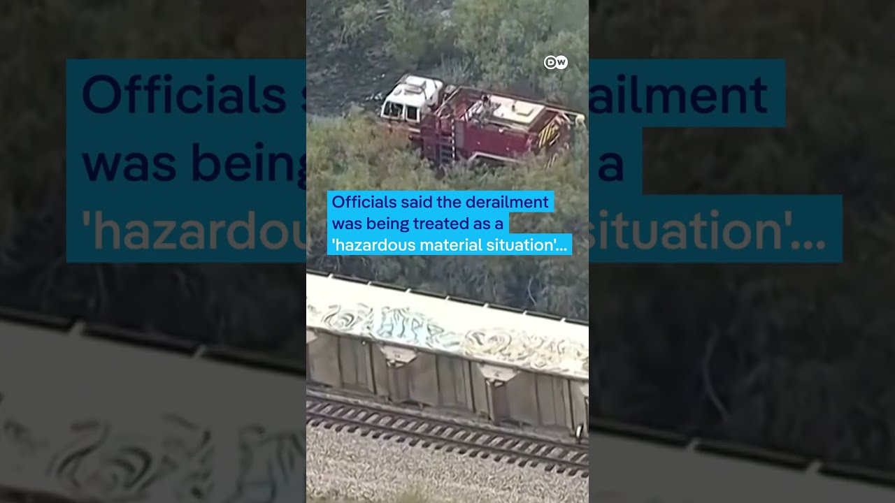 More Than 35 Rail Cars Piled Up Or Overturned In Texas Train Accident DW News
